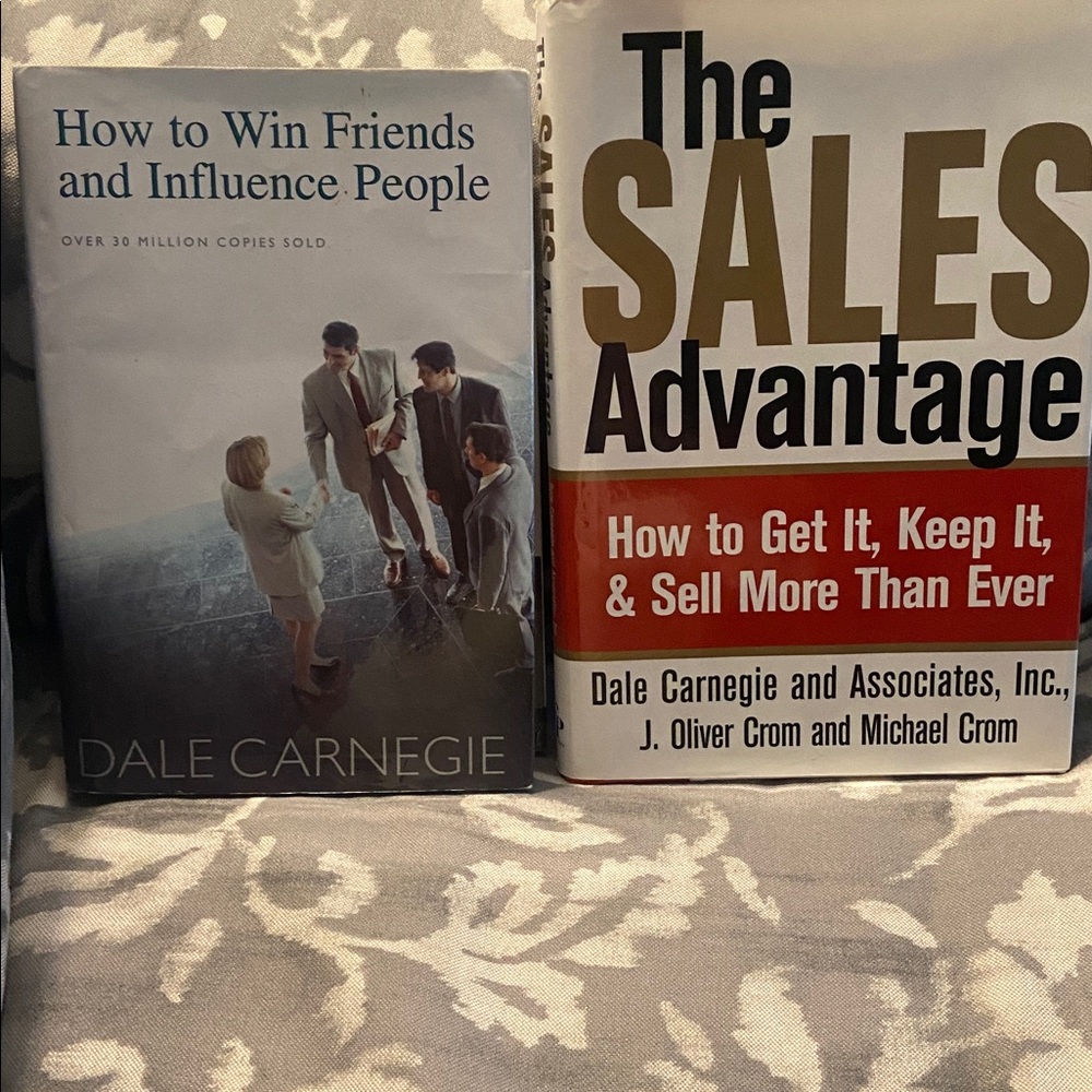 2  books How to Win Friends & Influence People & Sales Advantage Dale Carnegie